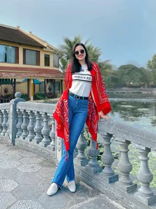 Beautiful Vietnamese Volleyball Stars Shine in Elegant Outfits for Lunar New Year - image 4
