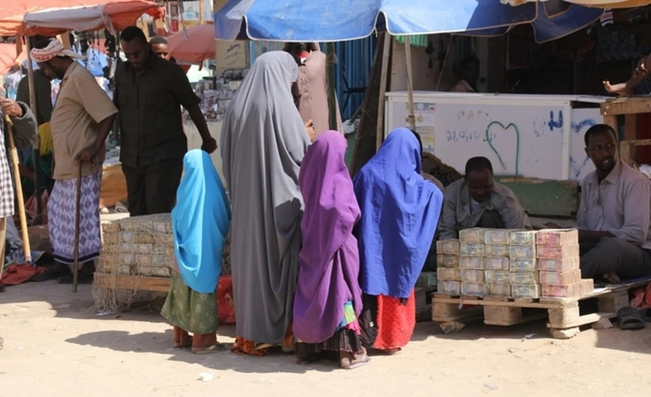 The Paradox of Hyperinflation: Inside Countries Where Cash is Abundant But Poverty Persists