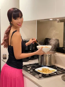 Supermodel Ha Anh Spends All Day Cooking a Feast for Her Family - image 15
