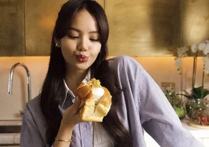 How Lisa of Blackpink Made a Humble Street Food Instantly Sell Out - image 7
