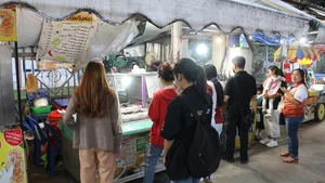 How Lisa of Blackpink Made a Humble Street Food Instantly Sell Out - image 2