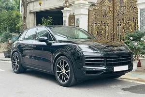 Can Tho Tycoon Gifts Over 6 Billion VND Porsche Cayenne as Daughter's Wedding Present - image 4