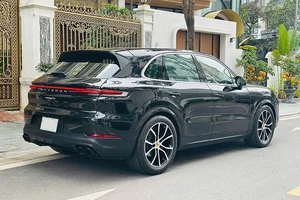 Can Tho Tycoon Gifts Over 6 Billion VND Porsche Cayenne as Daughter's Wedding Present - image 1