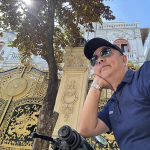 Inside Singer Long Nhat’s Luxurious Castle-Like Mansion: A Glimpse of Opulence - image 2