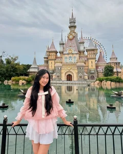 Jenny Huynh Stuns in Chic Mini Dress as Fans Spot a Surprising Detail - image 4