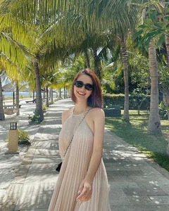 VTV Host Shines in Silk Dress in Hoi An - image 7