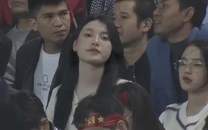 Stunning Female Fan Steals the Show at Vietnam vs Iraq Match - image 0