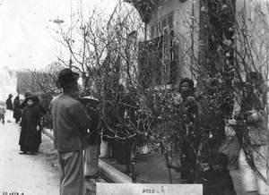 Nostalgic Photos of Traditional Tet Holiday Markets in Ancient Vietnam - image 0