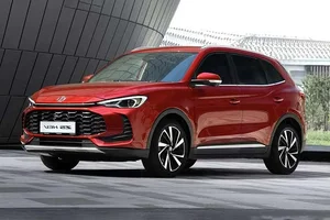 New MG ZS Hybrid+ 2026: Affordable Fuel Efficiency and Modern SUV Design - image 4