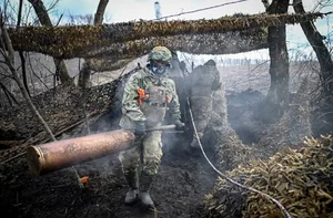 Intense Military Escalation: Analyzing Strategic Offensives and Global Impact - image 2