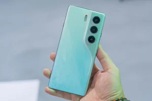 This 6 Million VND Smartphone Features a Dedicated Quick-Capture Camera Button - image 5