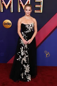 Selena Gomez Shines on the Emmy Red Carpet Alongside Hollywood's Elite - image 4
