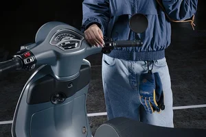 Vespa Unveils Exclusive GTV and Primavera Officina 8 Special Editions - image 0