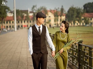 Meet the Beautiful Wife of Famous Vietnamese Actor Duy Hung - image 2