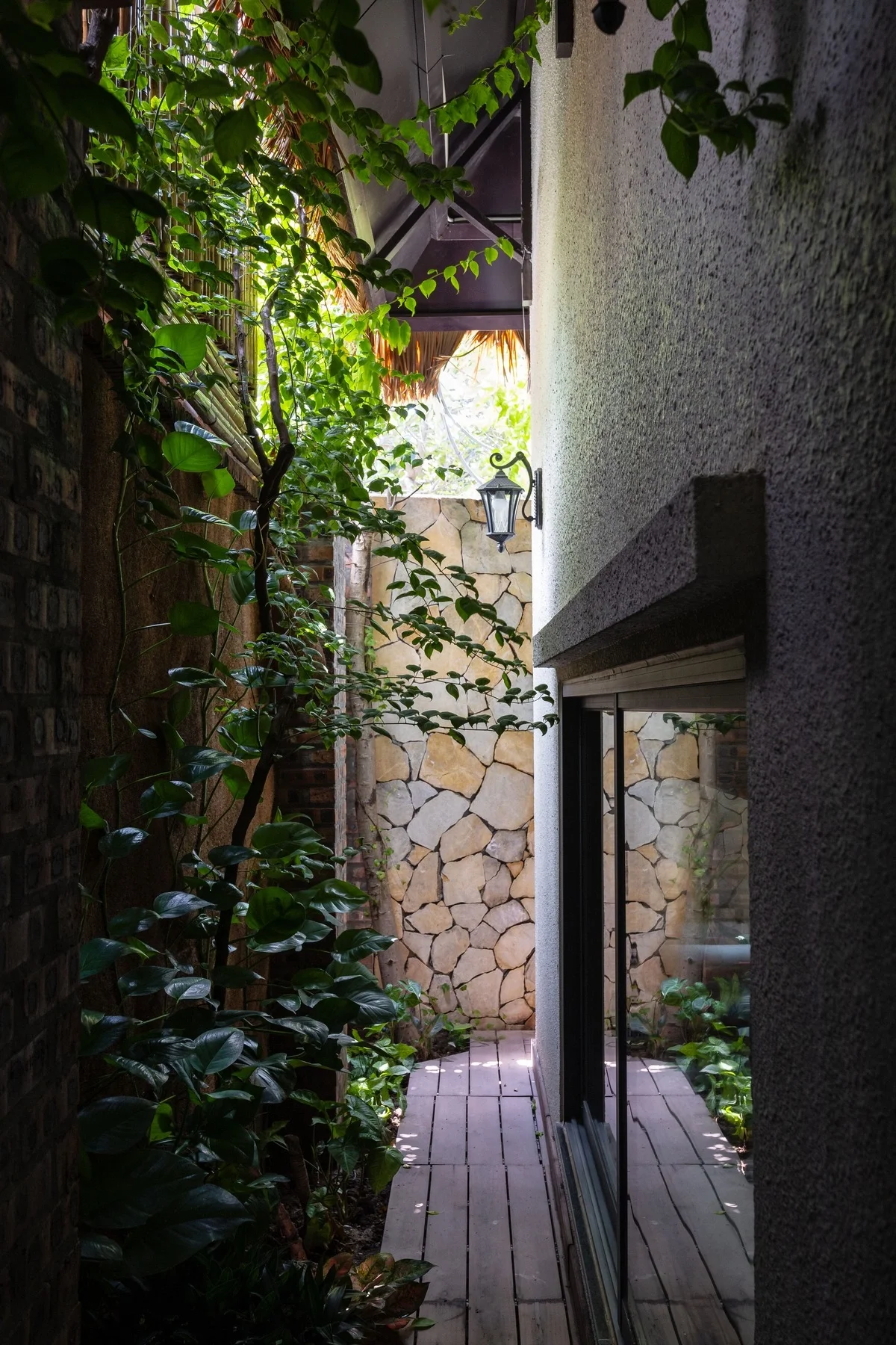 Inside a Stunning 300-Square-Meter Green Oasis Villa in the City