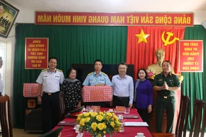 HCMC Officials Visit Con Dao for July 27th Remembrance Day - image 4
