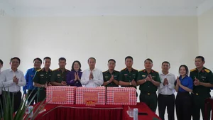 HCMC Officials Visit Con Dao for July 27th Remembrance Day - image 0