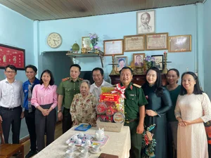 HCMC Officials Visit Con Dao for July 27th Remembrance Day - image 9