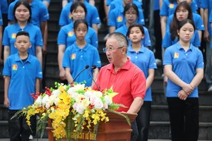 Vietnam Record: 500 Students Perform Flag-Raising Ceremony at Km0 Milestone of Ho Chi Minh Road - image 4