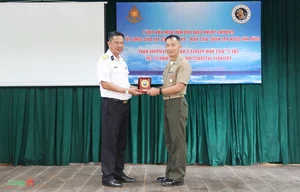 Vietnam and Philippines Navies Conduct Friendly Exchange on Song Tu Tay Island - image 3