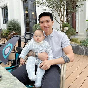 Football Stars Van Hau and Duc Chinh's Sons Go Viral Online - image 3