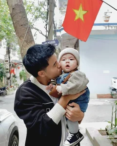 Football Stars Van Hau and Duc Chinh's Sons Go Viral Online - image 6