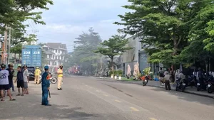 Major Fire Breaks Out at Tourist Electric Vehicle Warehouse in Gia Lai - image 2