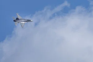 Russian Billionaire Offers Massive Bounty for Downing First F-16 Fighter Jet - image 11