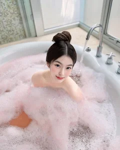 Captivating Bathtub Aesthetic: A Blend of Elegance, Relaxation, and Modern Glamour Photography - image 7