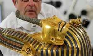 The Mystery of the Secret Queen: Was a Powerful Ruler Buried Alongside King Tut? - image 8