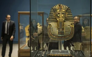 The Mystery of the Secret Queen: Was a Powerful Ruler Buried Alongside King Tut? - image 6