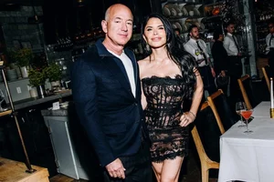 Lauren Sanchez: The Sexy Summer Fashion Style of Jeff Bezos' Fiancee - image 6