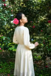 Zhong Ting Er's Serene Reading in Nature - YiTuYu Vol 8584 Art Language Collection - image 15