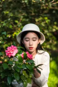 Zhong Ting Er's Serene Reading in Nature - YiTuYu Vol 8584 Art Language Collection - image 16