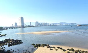 The Magical White Sand Island Emerging in the Heart of Nha Trang Bay - image 0