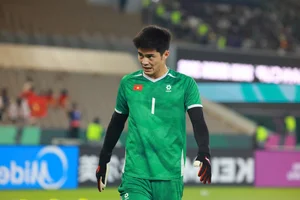 Vietnam U23 Goalkeeper Earns High Praise from Saudi Arabian Coaching Staff and VTV Media - image 3