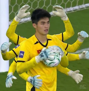 Vietnam U23 Goalkeeper Earns High Praise from Saudi Arabian Coaching Staff and VTV Media - image 1