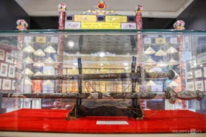 Rare Imperial Hue Artifacts Exhibited in Ho Chi Minh City - image 5