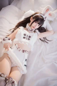 Stunning Fluffy White Rabbit Cosplay by Shen Le Ban Zhen Dong - image 49