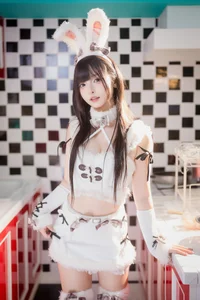 Stunning Fluffy White Rabbit Cosplay by Shen Le Ban Zhen Dong - image 18
