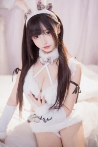 Stunning Fluffy White Rabbit Cosplay by Shen Le Ban Zhen Dong - image 52