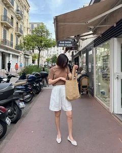 5 Chic Ways to Style Minimalist T-Shirts for Summer 2026 - image 9