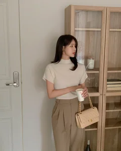 5 Chic Ways to Style Minimalist T-Shirts for Summer 2026 - image 6