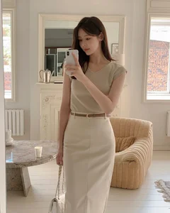 5 Chic Ways to Style Minimalist T-Shirts for Summer 2026 - image 4