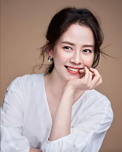 Song Ji Hyo Wedding Invitation Leaked: Are the Running Man Star's Marriage Rumors Actually True? - image 4
