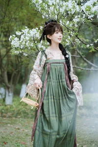 Chunri Chichi Elegant Portrait Gallery: Exquisite Fashion and Style Highlights - image 8