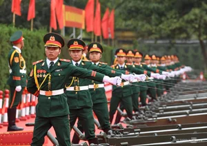 Vietnam Welcomes Xi Jinping with a Prestigious 21-Gun Salute - image 2