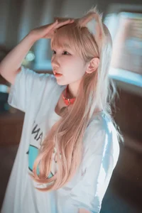 Adorable Pink Fox Cosplay by Popular Korean Model - image 3
