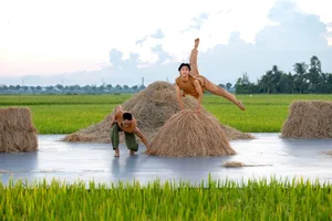 Breathtaking Contemporary Dance Performance in Hoi An Golden Rice Fields - image 0