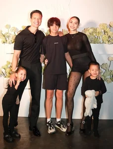 Celebrity Highlights: Hong Diem’s Youthful Haircut and Ho Ngoc Ha’s Sweet Birthday Moments - image 11